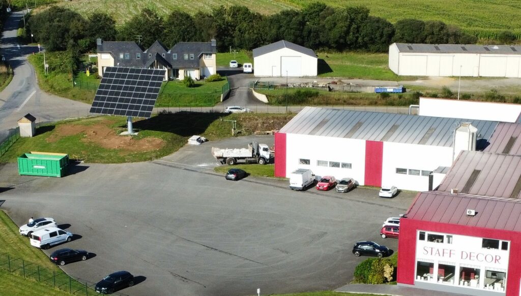 Installation solaire OKWIND sur le site de Staff Décor